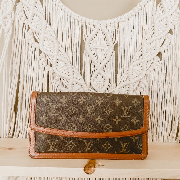 Rare LV clutch - Picture 1 of 3